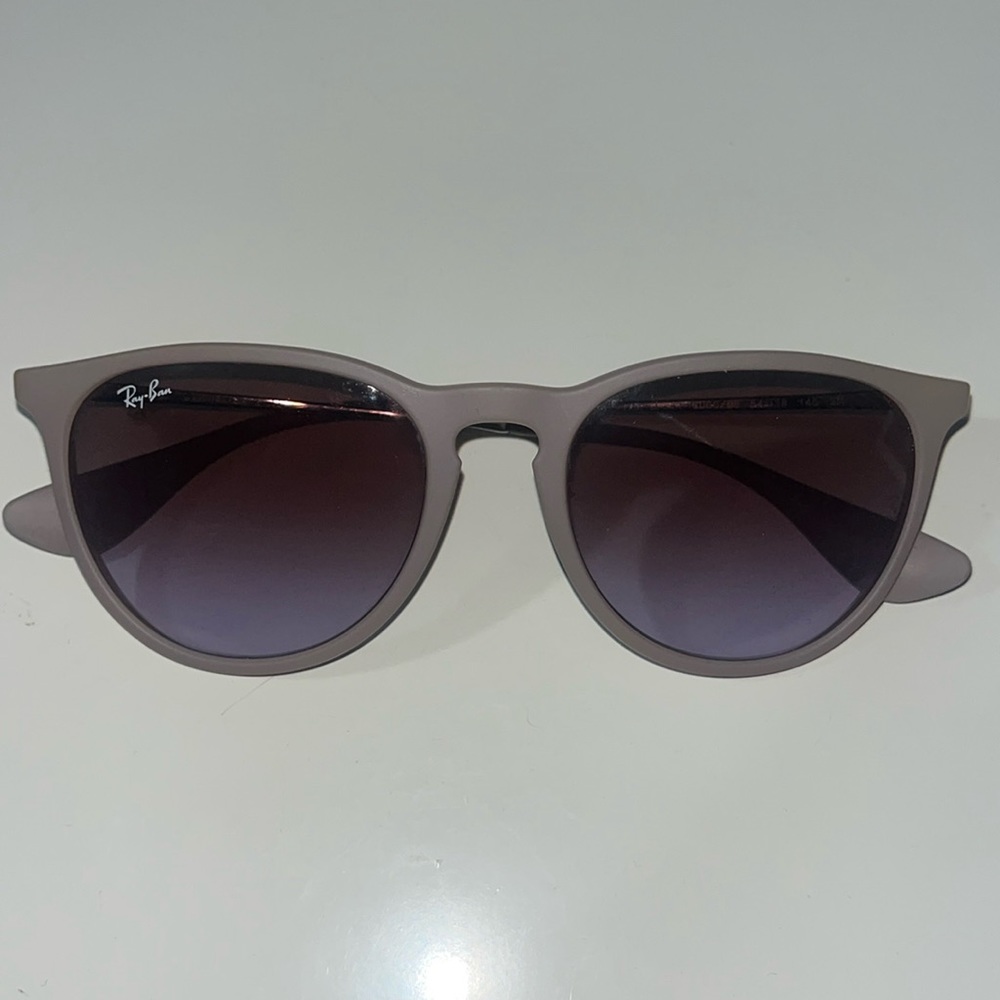 Sand colored Erika Ray-Ban women’s sunglasses barely used